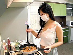 某動画サイトでバズった‘巨乳女子がお料理してみた’の配信主・すずちゃんに生中出し！！　サンプル画像05